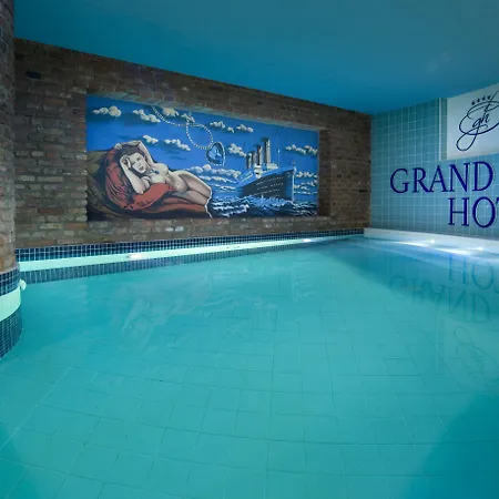 Grand 4*